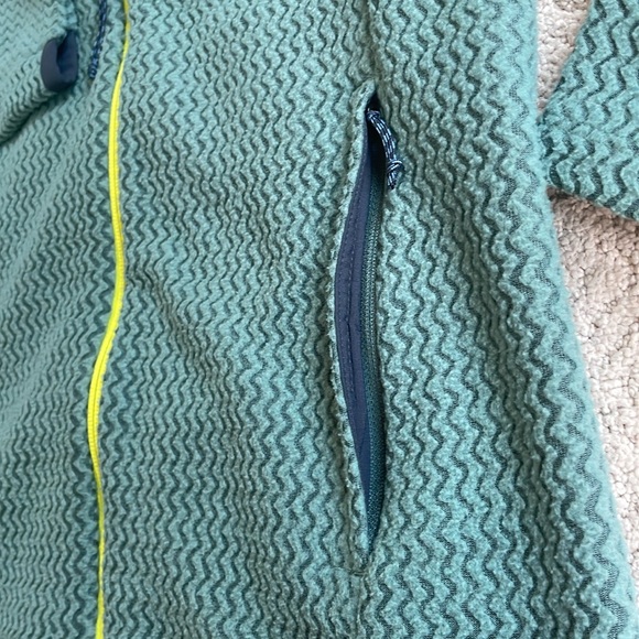 Women’s Patagonia Hoodie - Picture 5 of 8